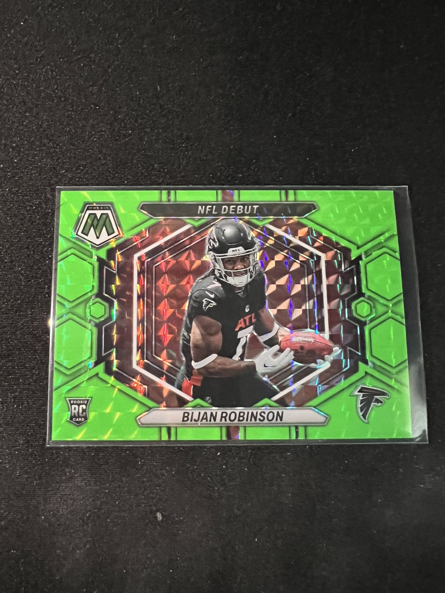 2023 Panini Mosaic Bijan Robinson Green Fluorescent #ND-9 NFL Debut /10
