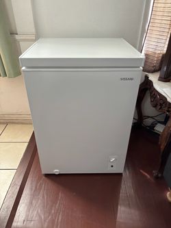 5 cubic feet FREEZER only used 1 week