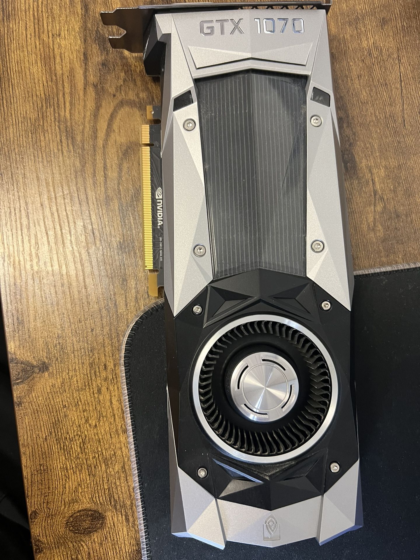 Nvidia Geforce GTX 1070 - Clean Almost Never Used.