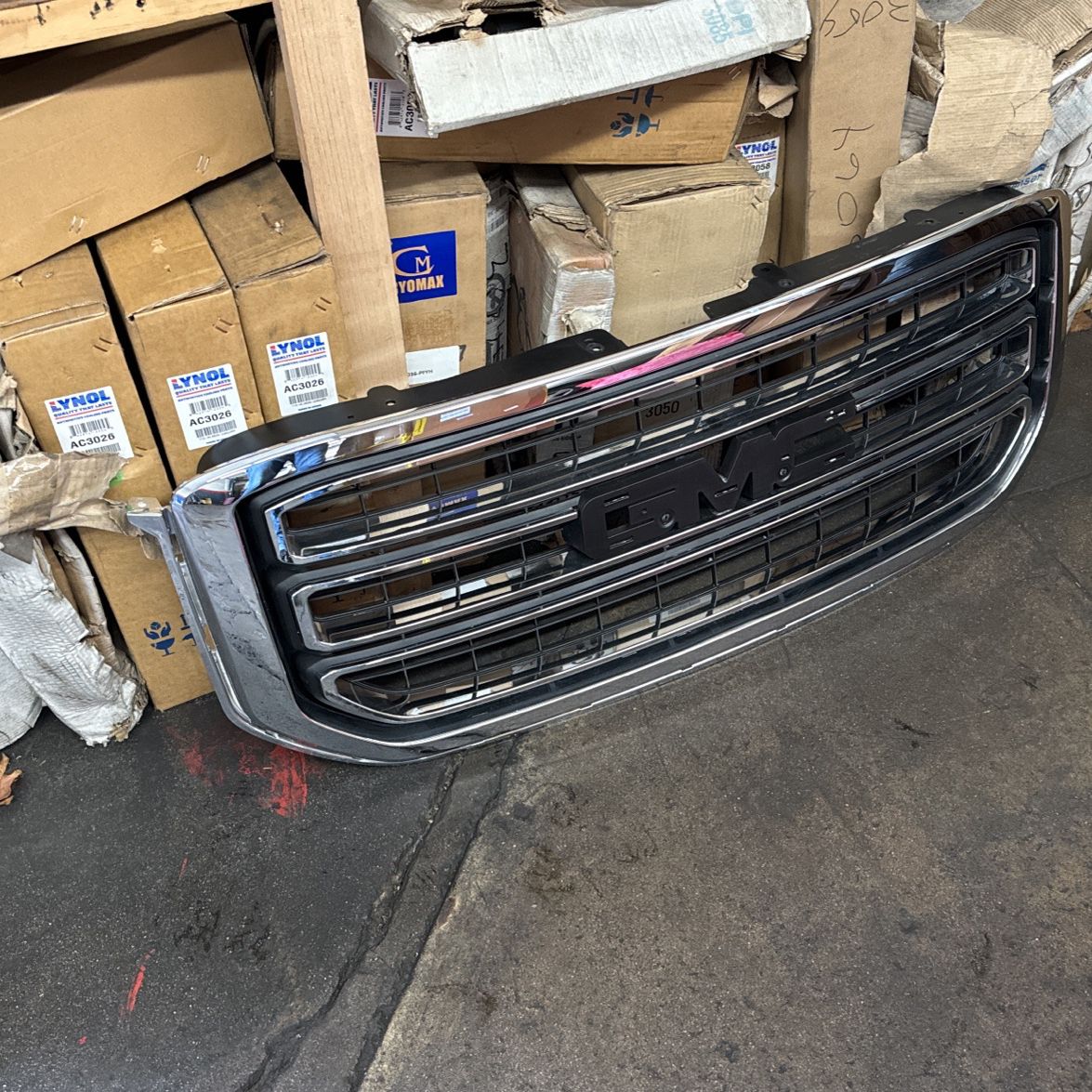 2015 -2020 GMC YUKON  GRILLE