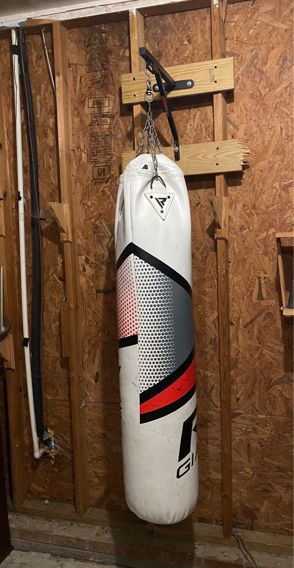 Punching/kickboxing bag