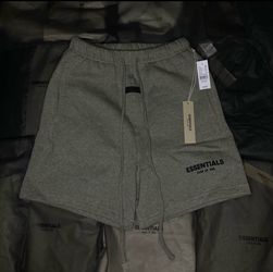 Large Essentials shorts