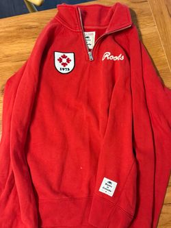 Roots Canada Quarter-Zip Sweatshirt | Red | Small