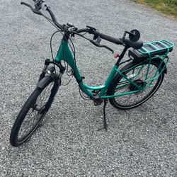Charge Comfort 1 E-Bike – Like New, Under 200 Miles, Excellent Battery