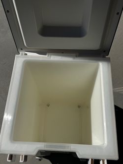 RTIC 6 gallon halftime water cooler