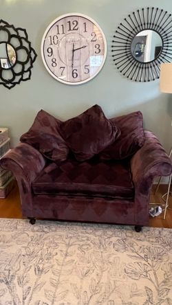 Purple Velvet Love Seat
