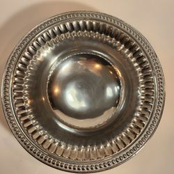 Retired Wilton Armetale Round Vegetable Bowl Flutes and Pearls