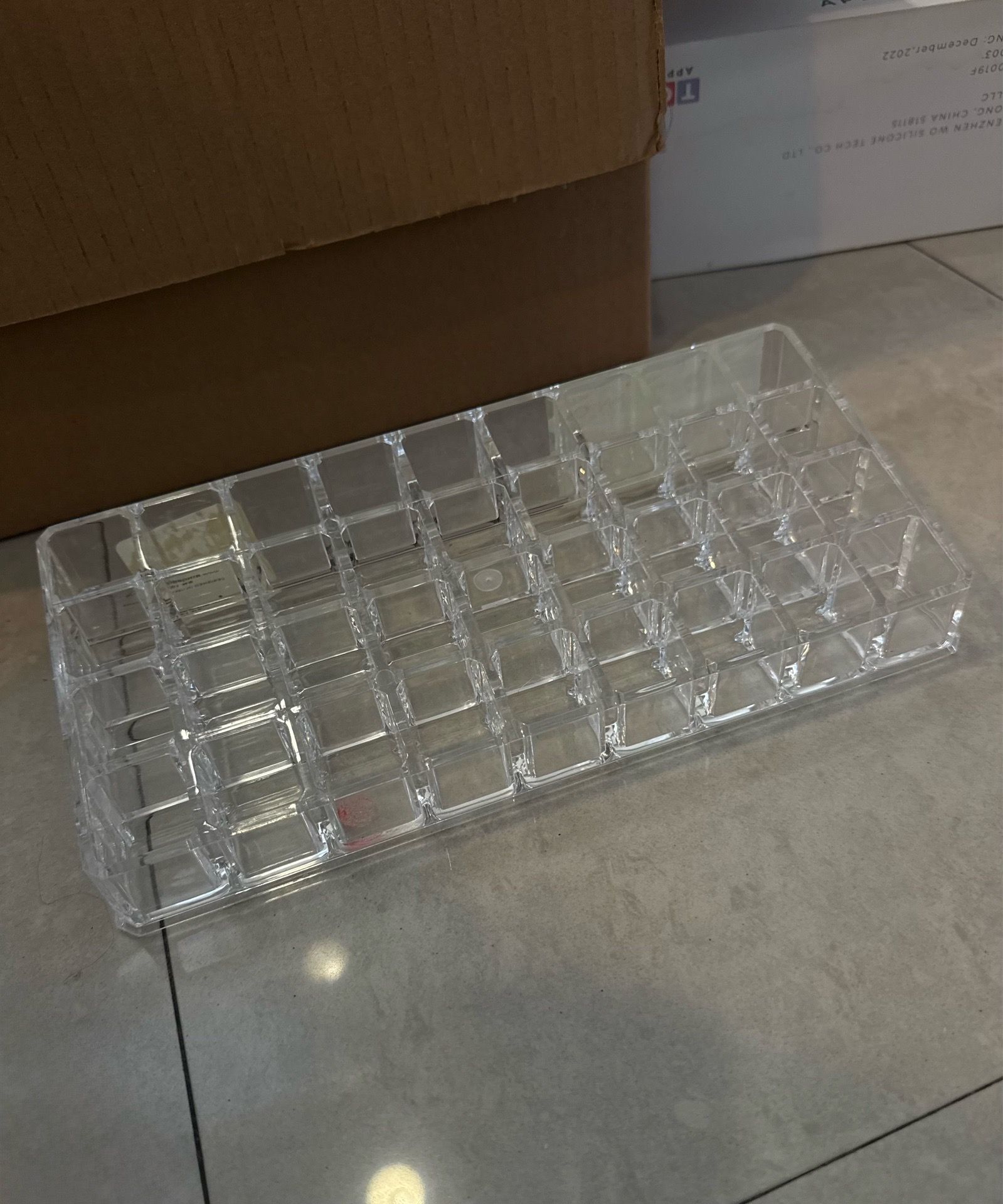 Lipstick storage