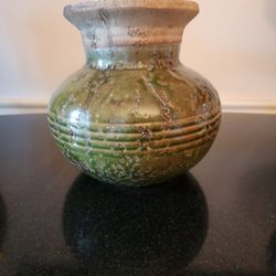 Medium Sized Glazed Pot - Gorgeous Green 