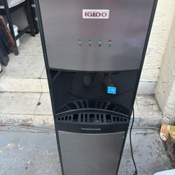 Igloo bottom-loading water dispenser