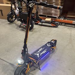 Dual-motor scooter