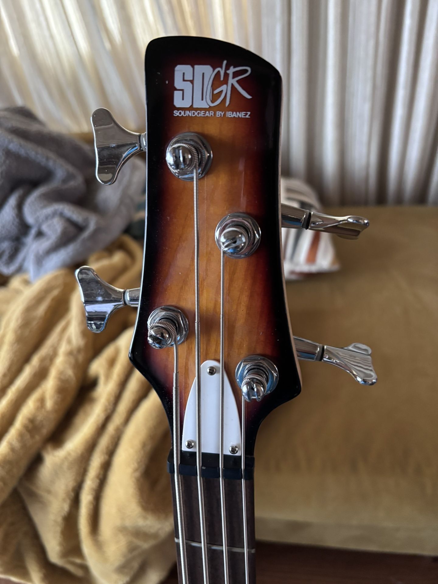 Ibanez SRP-400 P-Bass 24 Frets-Active-Monorail Bridge