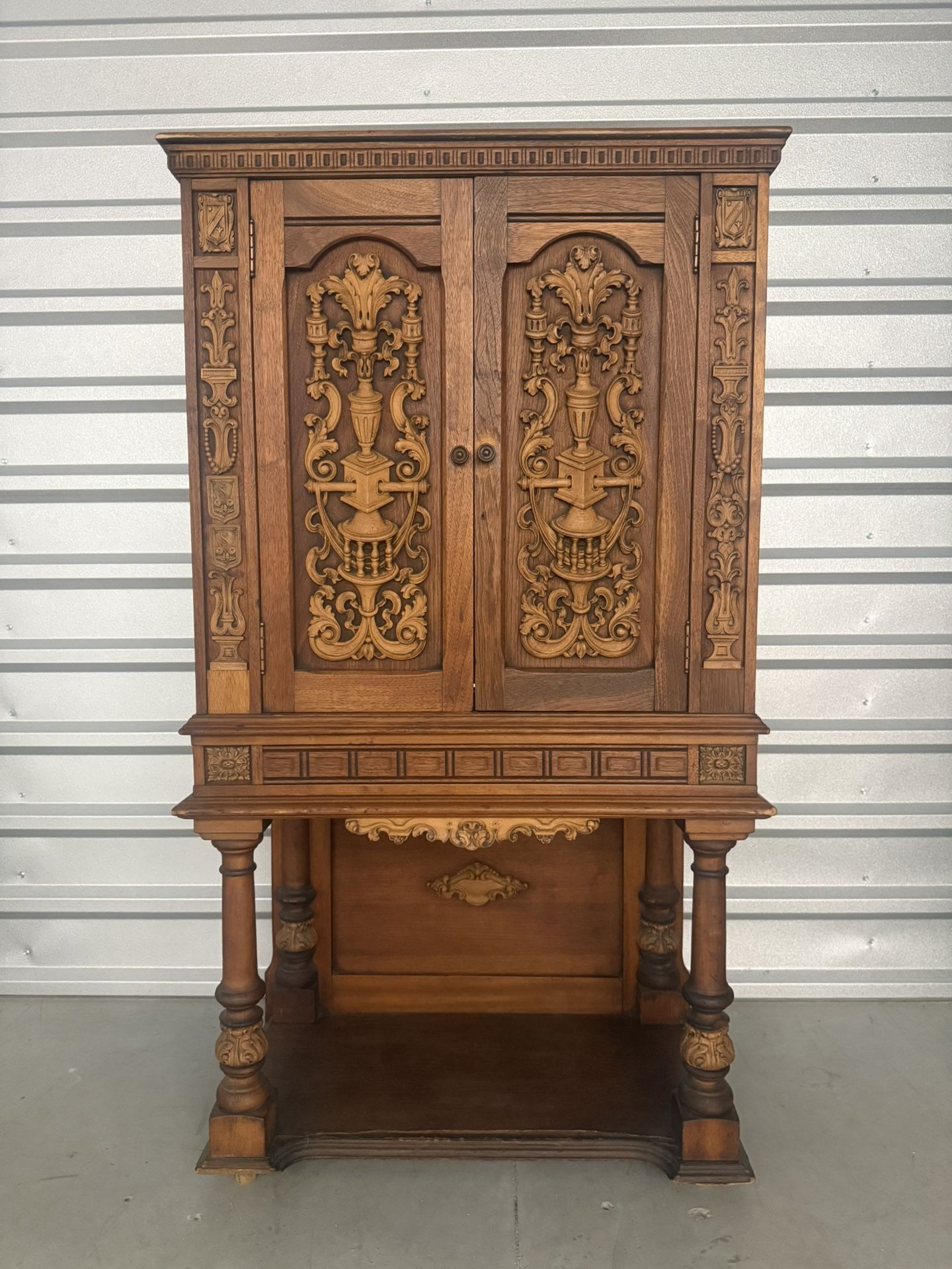 1930 Antique Radio Station
