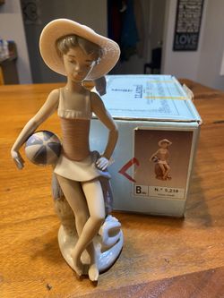 Children’s Summer Lladro ‘porcelain figurine 