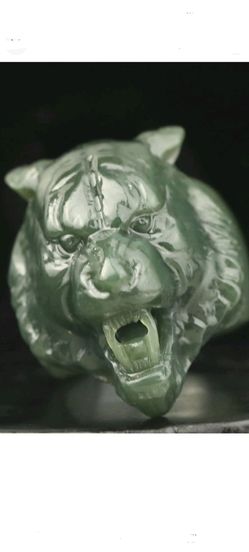 Beautiful green jade jadeite Lion head men's ring. Size 12-13.