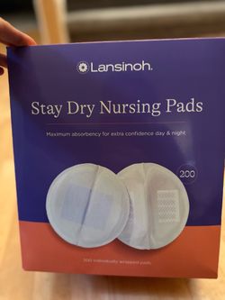 Lansinoh Stay Dry Disposable Nursing Pads, Soft and Super Absorbent Breast Pads, Breastfeeding Essentials for Moms