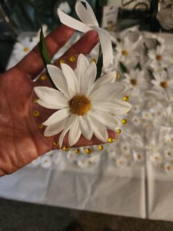 Daisy Flower Holiday Ornaments Christmas, EASTER.. BEAUTIFUL ELEGANT ORNAMENTS 