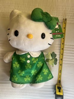 Hello Kitty St.Patrick Greeter
