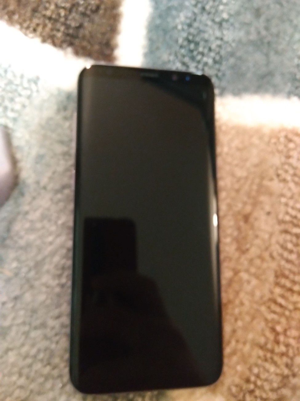 Selling my s8 plus in good condition its unlocked selling it for 250 has a case