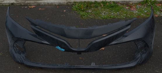 USED REF#U0414 || 2018-2020 TOYOTA CAMRY || FRONT BUMPER COVER ONLY