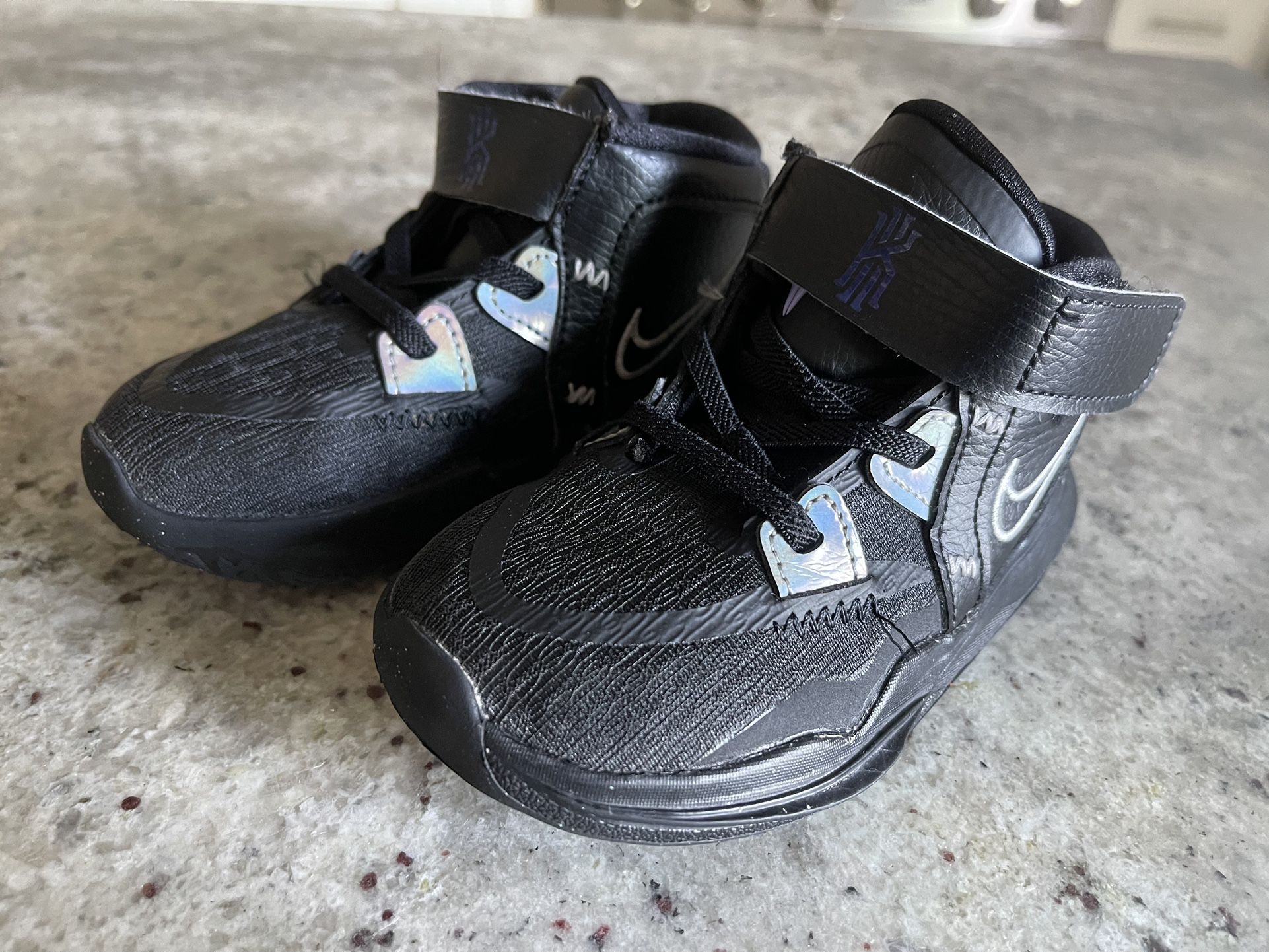 Nike Kyrie Toddler 9C