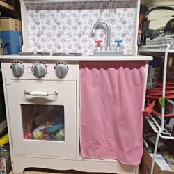 24x36x12  Kidkraft  Play Kitchen With Accessories 