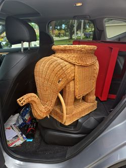 Wicker elephant