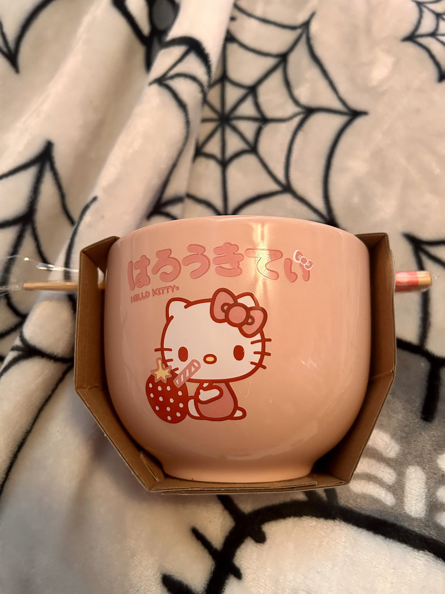 Hello Kitty Strawberry Ramen Bowl 