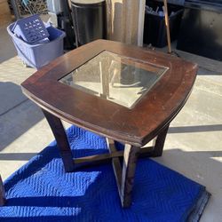 Corner Table Only One 