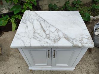 KITCHEN CABINETS , MARBLE TOPS Great condition