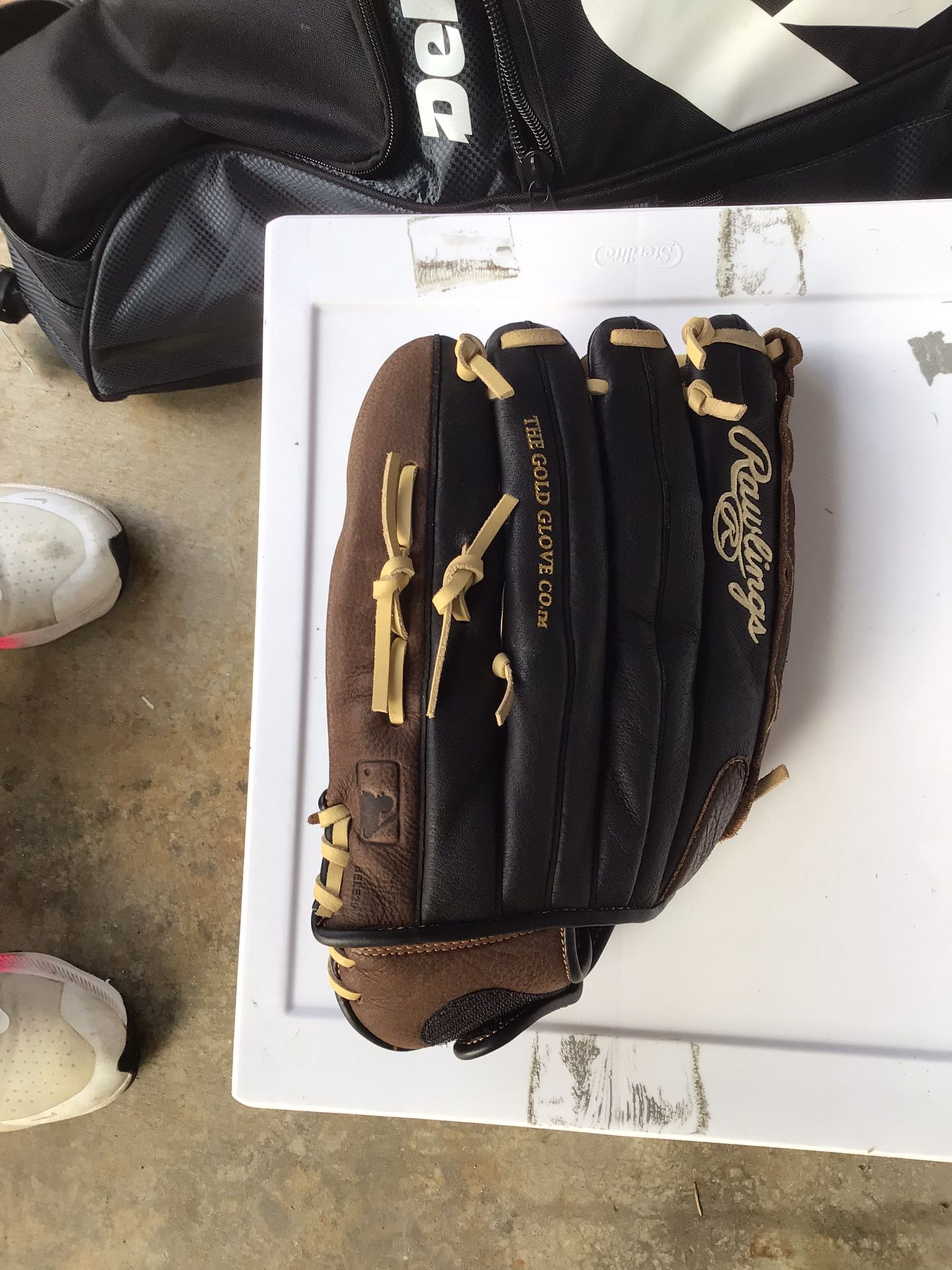 Rawlings 14 Inch Softball Glove