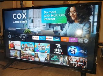 32" Amazon fire smart tv 4k great condition like new come with remote. Great quality pic no scratch