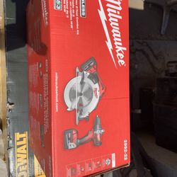 Milwaukee M18 Drill And Circular Saw Kit 