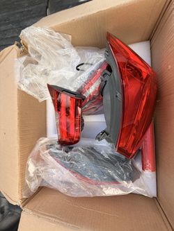 BMW M4 F82 OEM Rear Taillight Set Left + Right Pre LCI