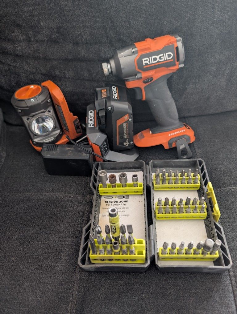 Ridgid 1/4 Impact Driver And Work Light