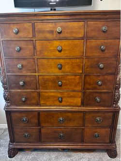 Tall 21 drawer dresser in immaculate condition
