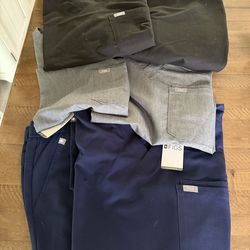 Medium men’s Figs cropped pants and top