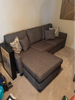 Sofa in dark gray