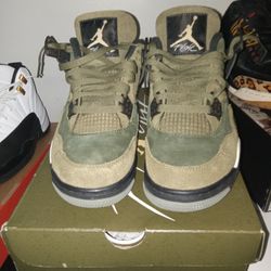 Air Jordan 4 Retro Size 8.5 W/Box PREOWNED