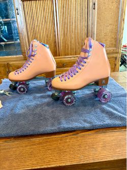 Moxi Beach Bunny Peach Roller Skates – Size 7