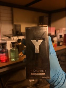 Yves Saint Laurent (YSL) Y Le Parfum.