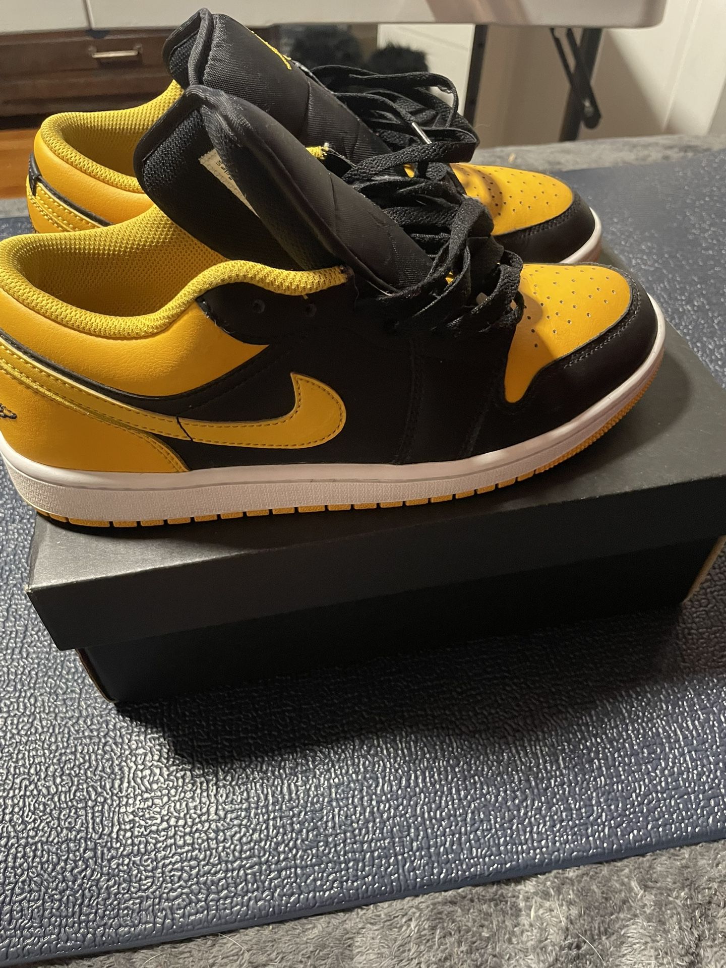 Jordan 1s Yellow Ochre 