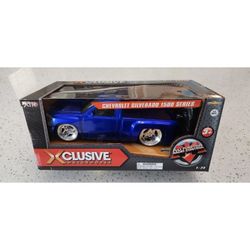 Xclusive 1500 Silverado Toy Car