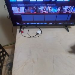Vizio  Tv  32" Inches(Like New) D32hn-E0