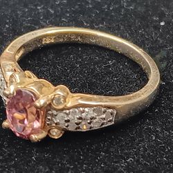 Yellow Gold - Pink Stone - Ring