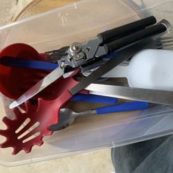 Plastic Bin with Kitchen Utensils (Mixed)