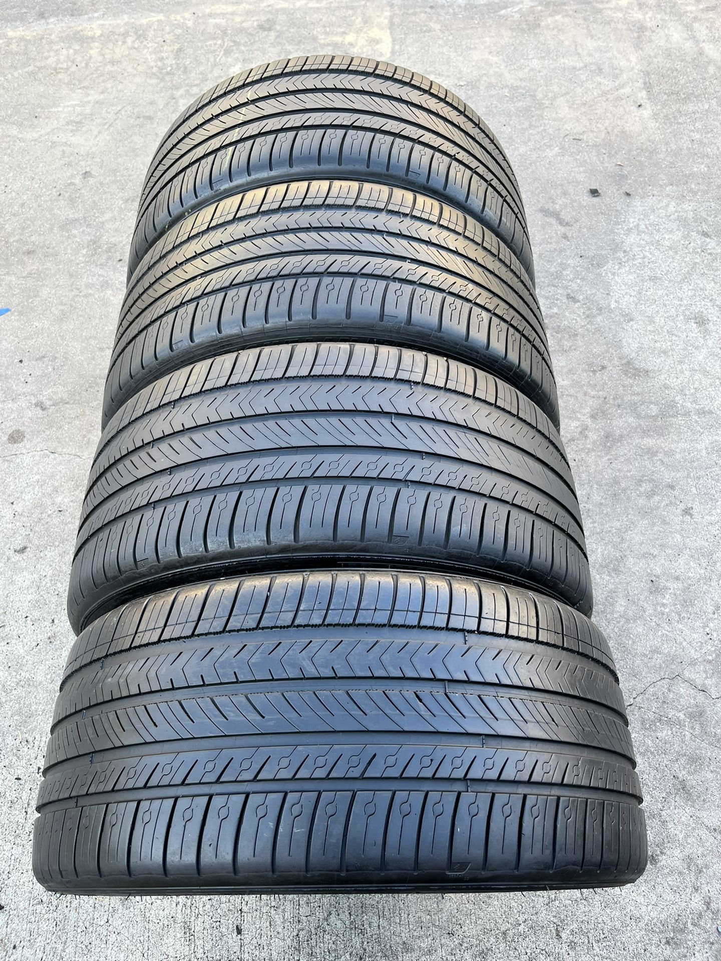I Am Selling 4 Michelin Pilot Sport All Season 4 255/35/19 They Are In Very Good Condition 