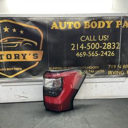 2018-2021 FORD EXPEDITION - RH HEADLIGHT LED OEM