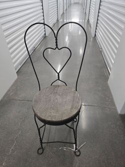 Vintage Wrought Iron Ice Cream Parlor Chair Heart Back Solid Wood Seat (4)