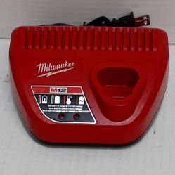Milwaukee M12 12-Volt Lithium-Ion Battery Charger
